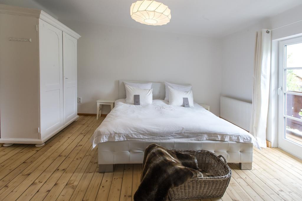 Forest Chalet, 15 Min To Salzburg Olt Town, And Most Beautiful Lakes, Secluded Location, 1,000 Sqm Garden, Mountainview, Panorama Sauna, Bath Whirlpool, Bbq&Bikes&Sunbeds For Free, Up To 10 P Голинг ан дер Залцах Стая снимка