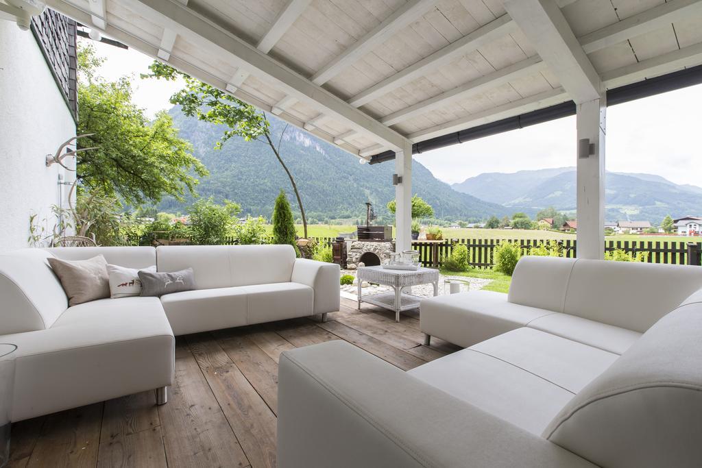 Forest Chalet, 15 Min To Salzburg Olt Town, And Most Beautiful Lakes, Secluded Location, 1,000 Sqm Garden, Mountainview, Panorama Sauna, Bath Whirlpool, Bbq&Bikes&Sunbeds For Free, Up To 10 P Голинг ан дер Залцах Стая снимка