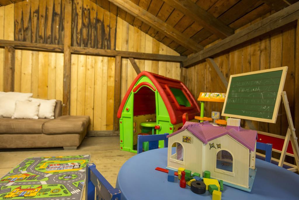 Forest Chalet, 15 Min To Salzburg Olt Town, And Most Beautiful Lakes, Secluded Location, 1,000 Sqm Garden, Mountainview, Panorama Sauna, Bath Whirlpool, Bbq&Bikes&Sunbeds For Free, Up To 10 P Голинг ан дер Залцах Стая снимка