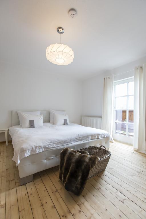 Forest Chalet, 15 Min To Salzburg Olt Town, And Most Beautiful Lakes, Secluded Location, 1,000 Sqm Garden, Mountainview, Panorama Sauna, Bath Whirlpool, Bbq&Bikes&Sunbeds For Free, Up To 10 P Голинг ан дер Залцах Стая снимка